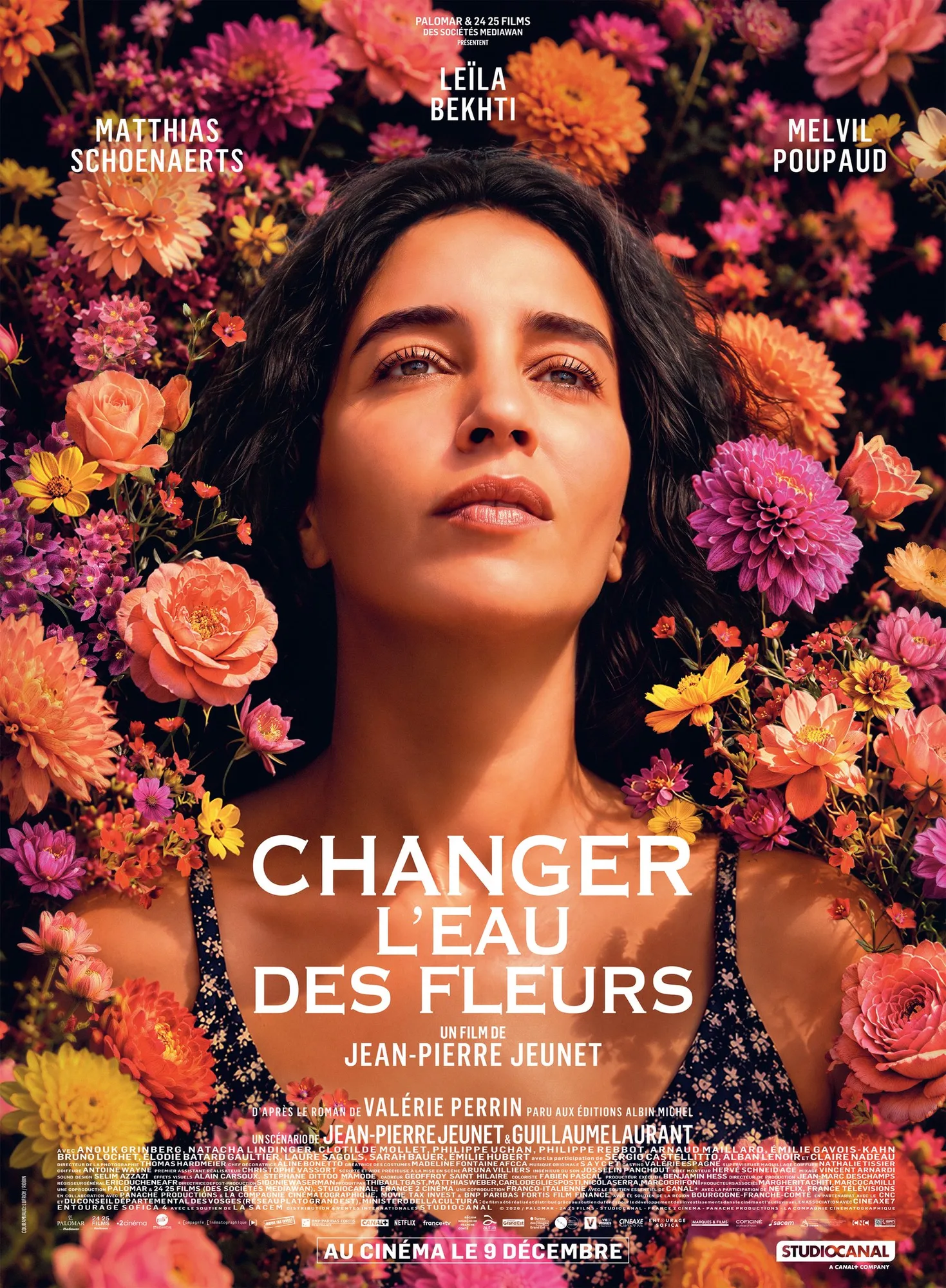 Changer l'eau des fleurs